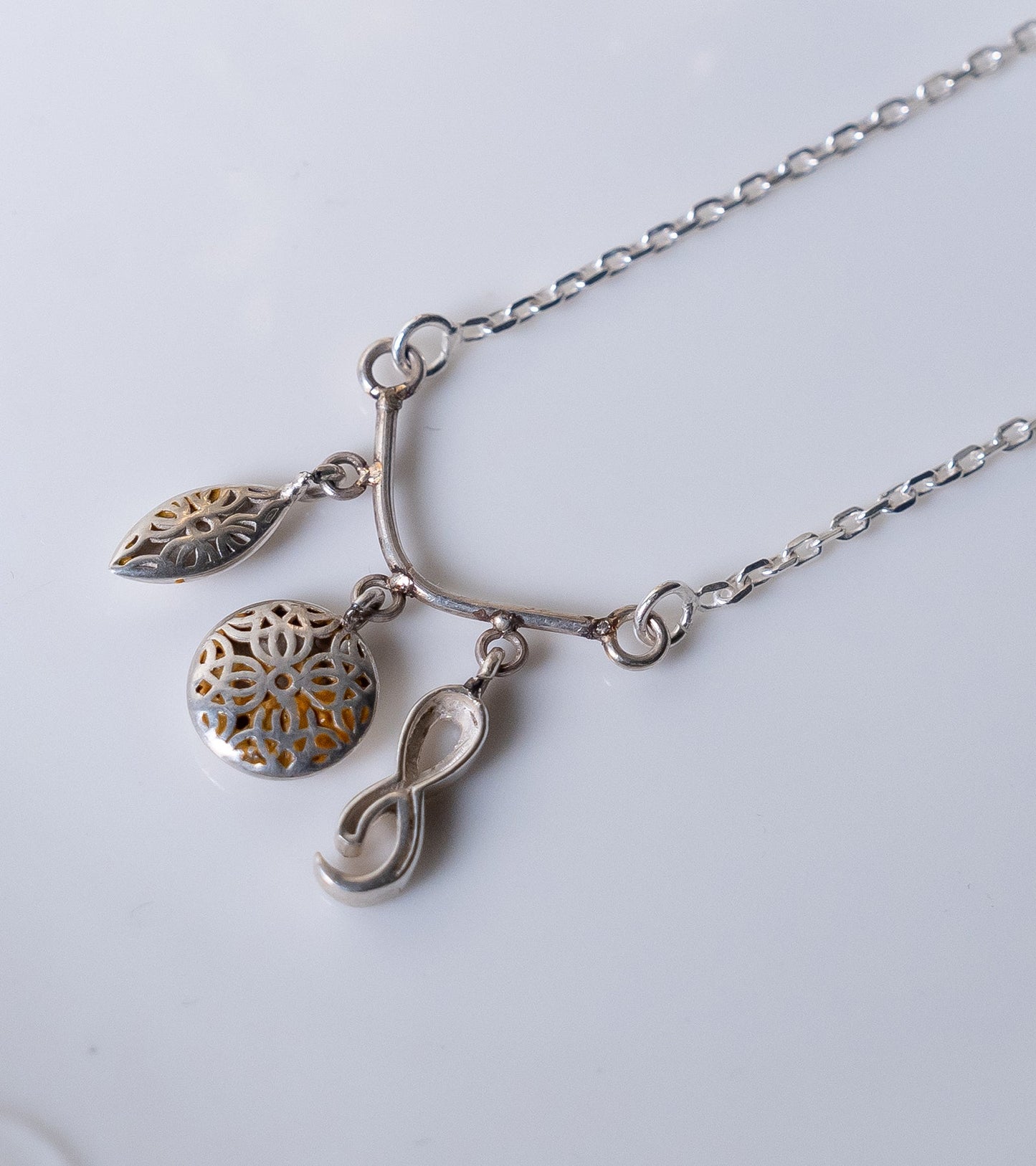 Ari Necklace | UBAA