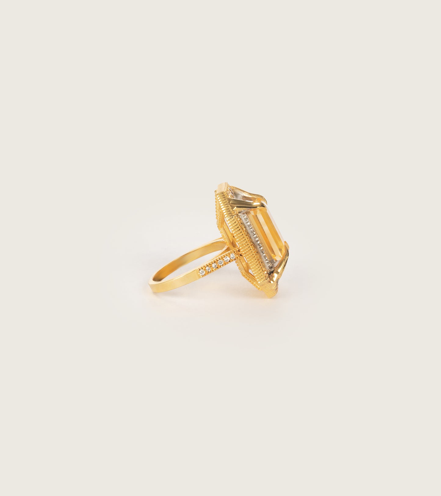 Hera Ring | UBAA