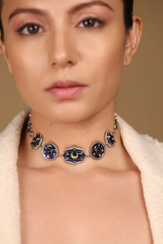 Close-up of the kyanite and Polki diamond detailing on the Taskan Choker