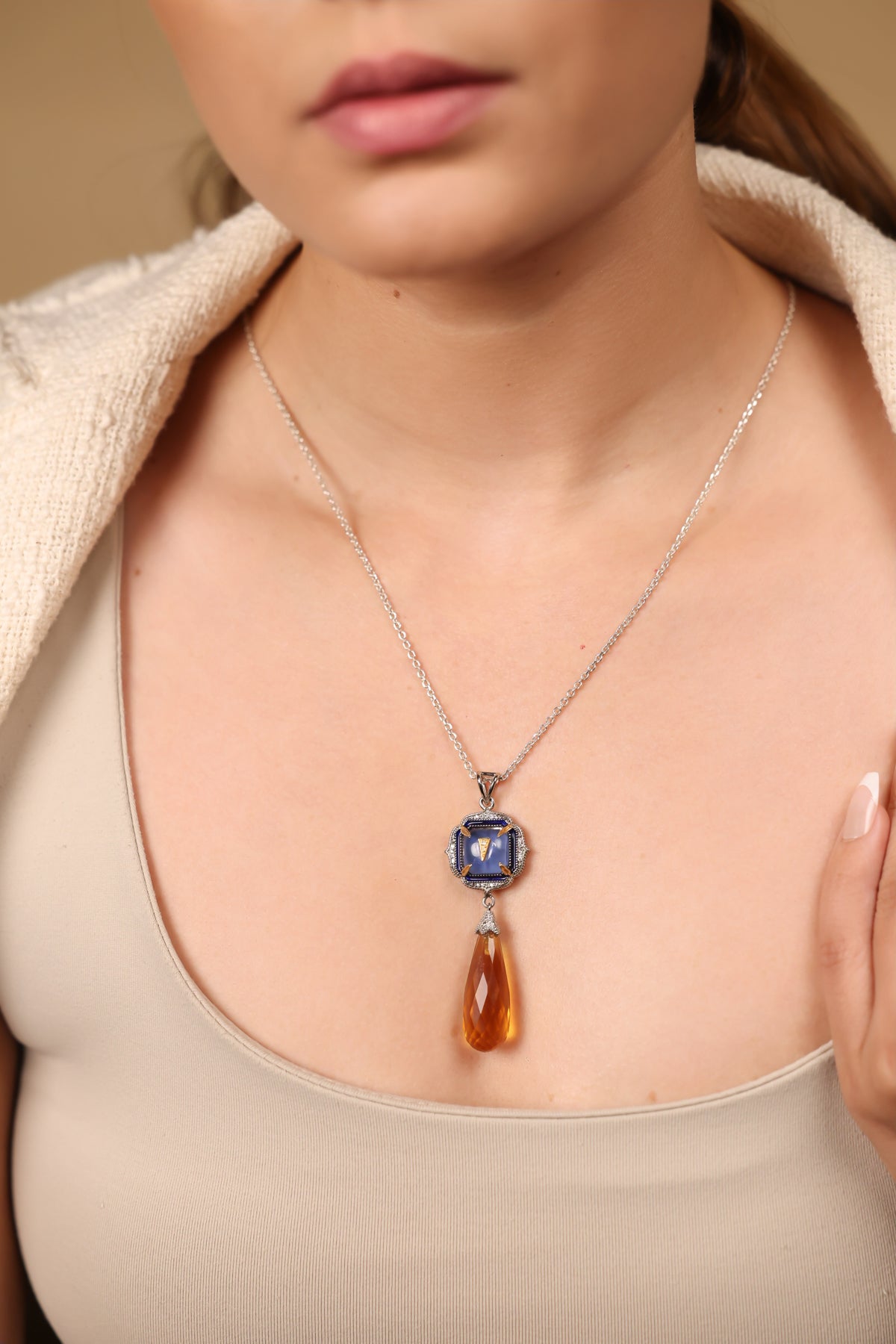Rumi Petit Pendant | UBAA