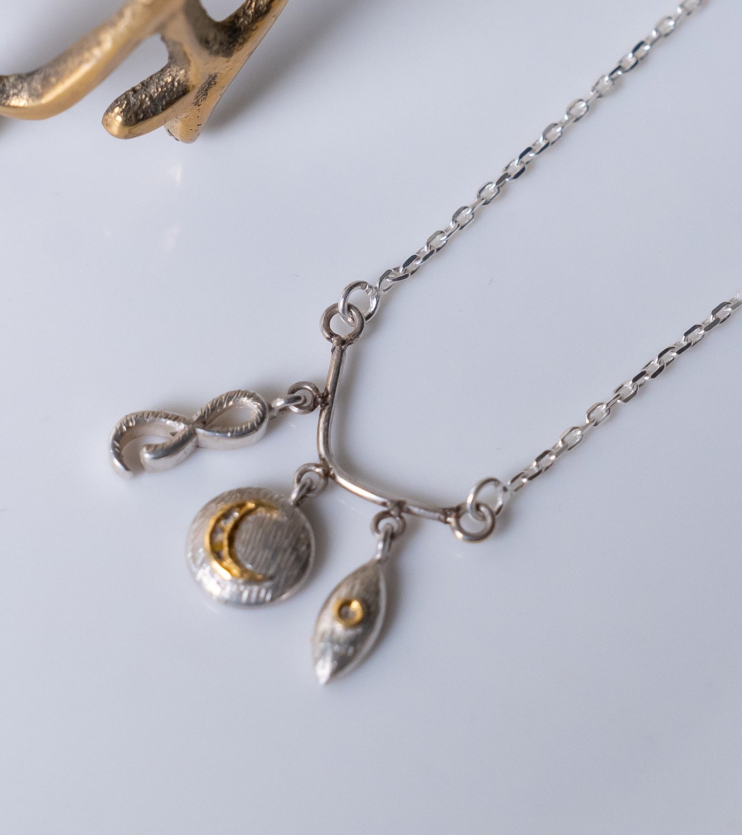 Ari Necklace | UBAA