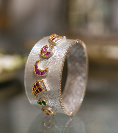Stella Cuff | UNCUT Festive