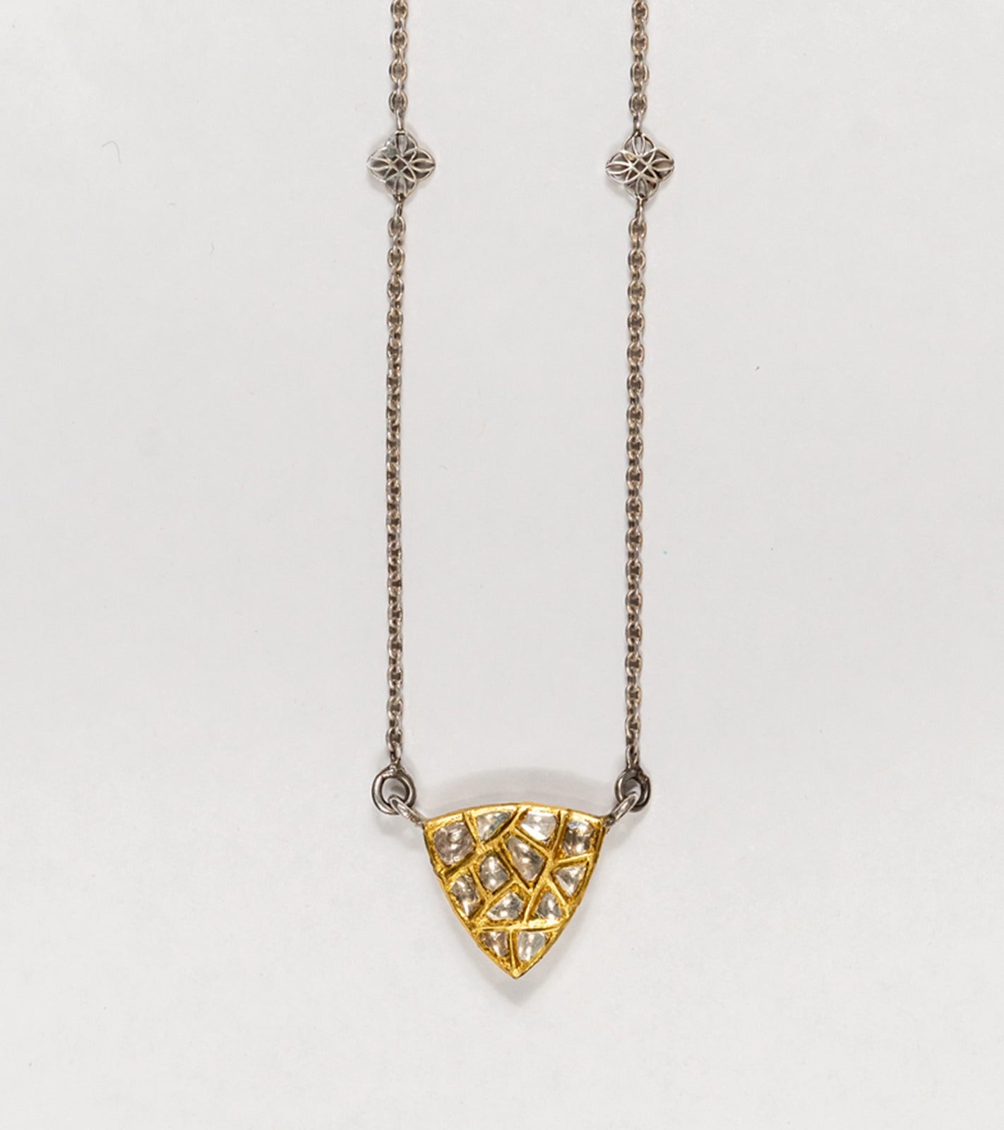 Tri Pendant | UBAA