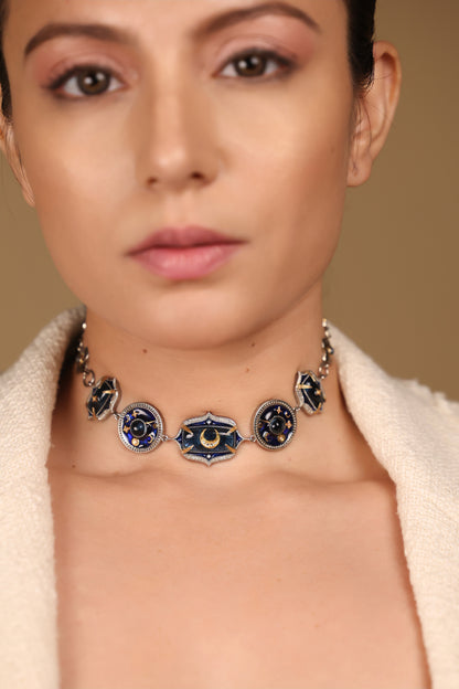 Close-up of the kyanite and Polki diamond detailing on the Taskan Choker