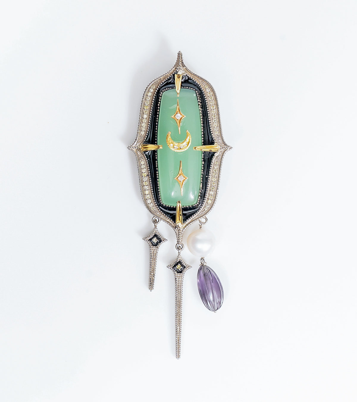 Detail of the South Sea pearl and black enamel finish on the Zel Brooch